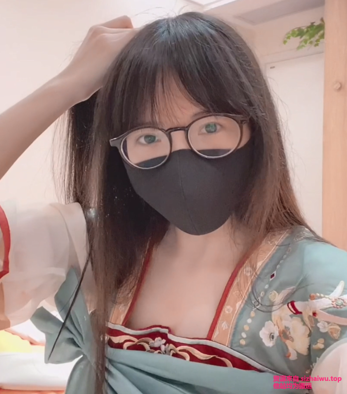 眼镜妹(一只荞)(qiao_lloo) 合集下载-[23V-11.94G]-死宅屋
