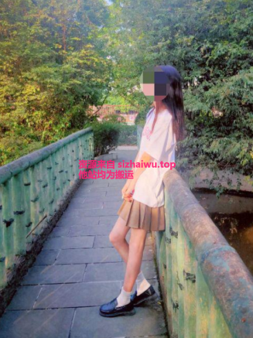 图片[1]-海角社区 老吴有俩女儿 最全合集 [4V-256P-1.15G]-死宅屋