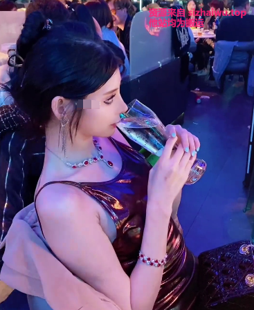 图片[2]-抖音暖儿 合集下载-[33V-1.85G]-死宅屋