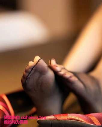 图片[1]-狗尾巴 5套合集下载-[109P-42V-102.69MB]-死宅屋